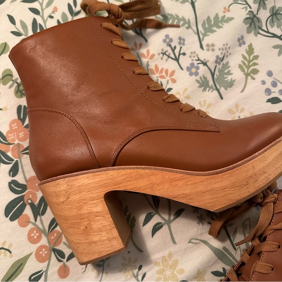 Charlotte Stone Tan Leather Ankle Boots - Picture 3 of 6
